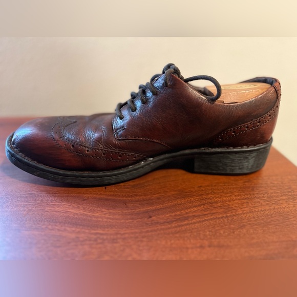 Born BOC Men 10.5 Brogue Wing Tip Oxfords Brown Distressed Leather Dress Shoes - Picture 3 of 15